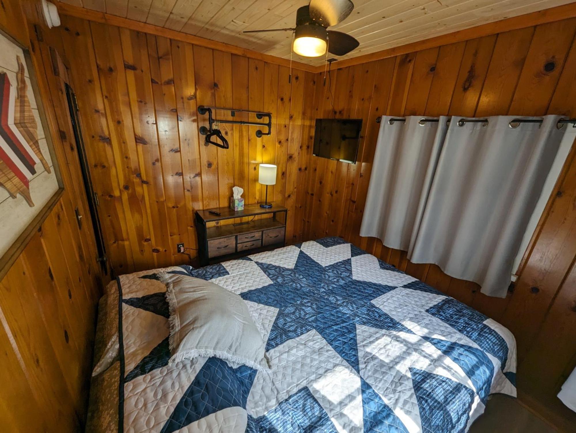 Park Rapids Riverside Point Resort Motel חדר תמונה