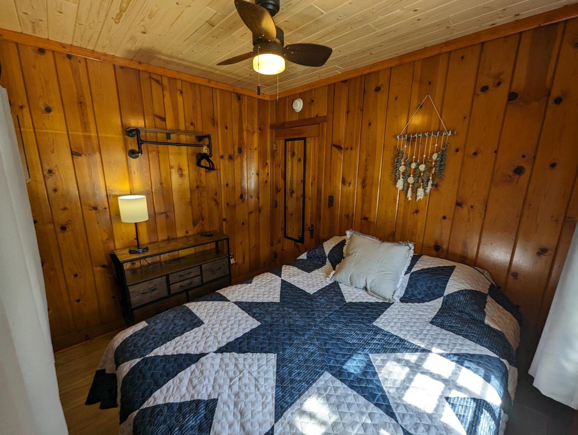 Park Rapids Riverside Point Resort Motel חדר תמונה
